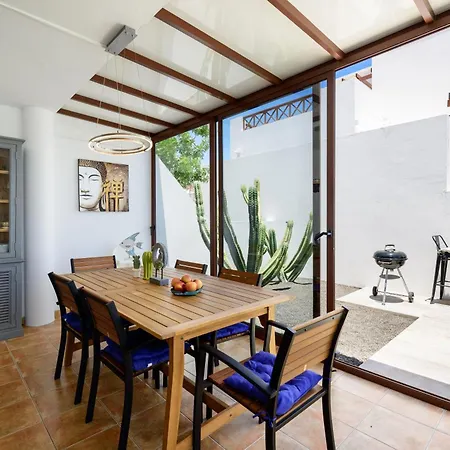 וילה Casa Ernesto *